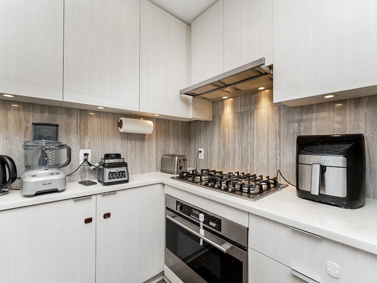 407-5051 Imperial Street, Burnaby, BC, V5J 0J3 - 9