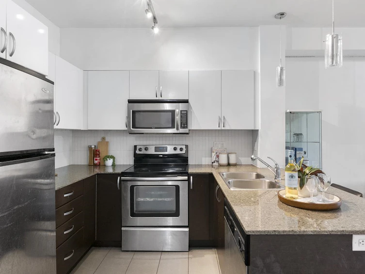321-13789 107a Avenue, Surrey, BC, V3T 0B8 - 9