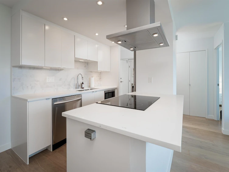 1505-1740 Comox Street, Vancouver, BC, V6G 2Z1 - 6
