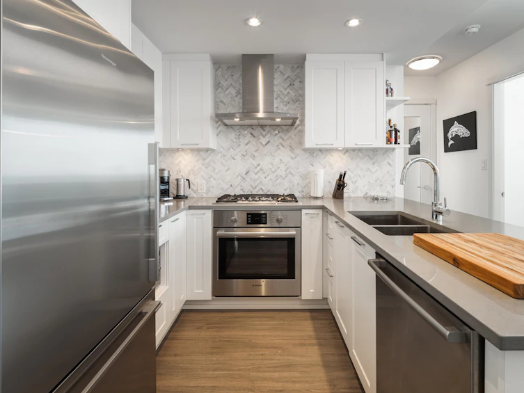 2101-520 Como Lake Avenue, Coquitlam, BC, V3J 0E8 - 2