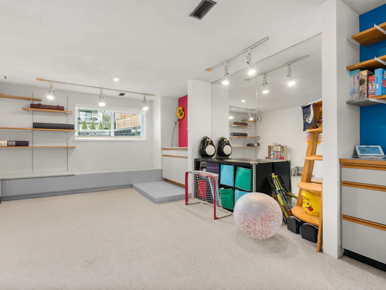 7515 Lawrence Drive, Burnaby, BC, V5A 3L9 - 19