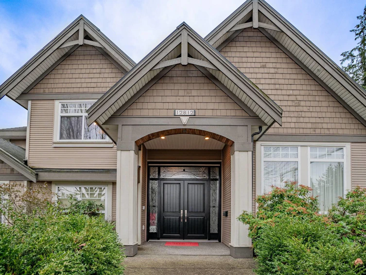 12812 64 Avenue, Surrey, BC, V3W 1X5