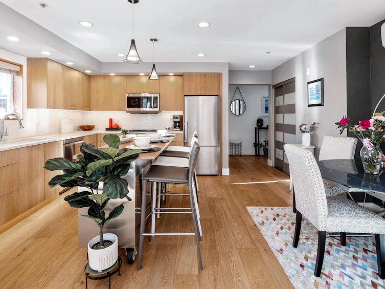 406-108 W Esplanade, North Vancouver, BC, V7M 3M8 - 7