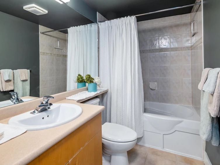 406-108 W Esplanade, North Vancouver, BC, V7M 3M8 - 24