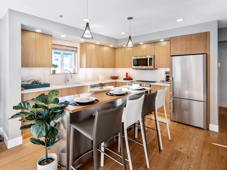 406-108 W Esplanade, North Vancouver, BC, V7M 3M8 - 8