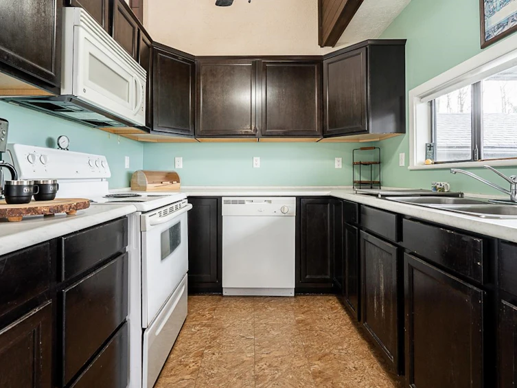 32750 Best Avenue, Mission, BC, V2V 2S6 - 3