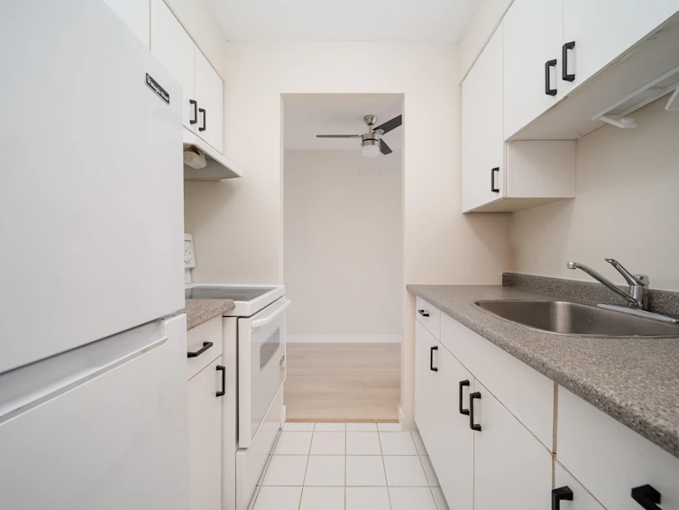 2005-1850 Comox Street, Vancouver, BC, V6G 1R3 - 17
