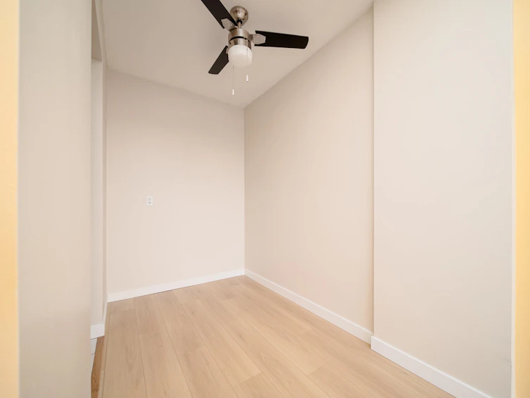 2005-1850 Comox Street, Vancouver, BC, V6G 1R3 - 10