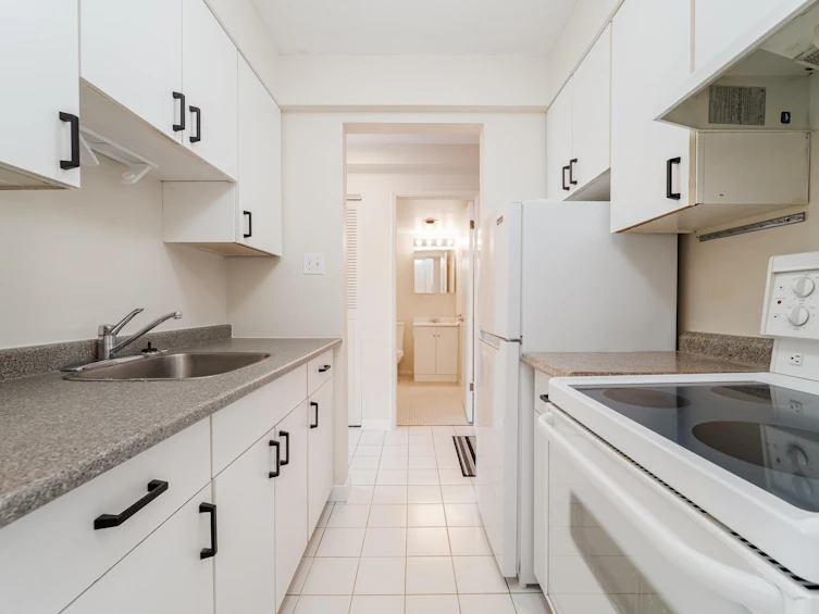 2005-1850 Comox Street, Vancouver, BC, V6G 1R3 - 18
