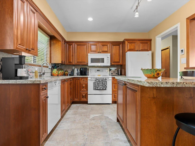 21219 93 Avenue, Langley, BC, V1M 1K3 - 9