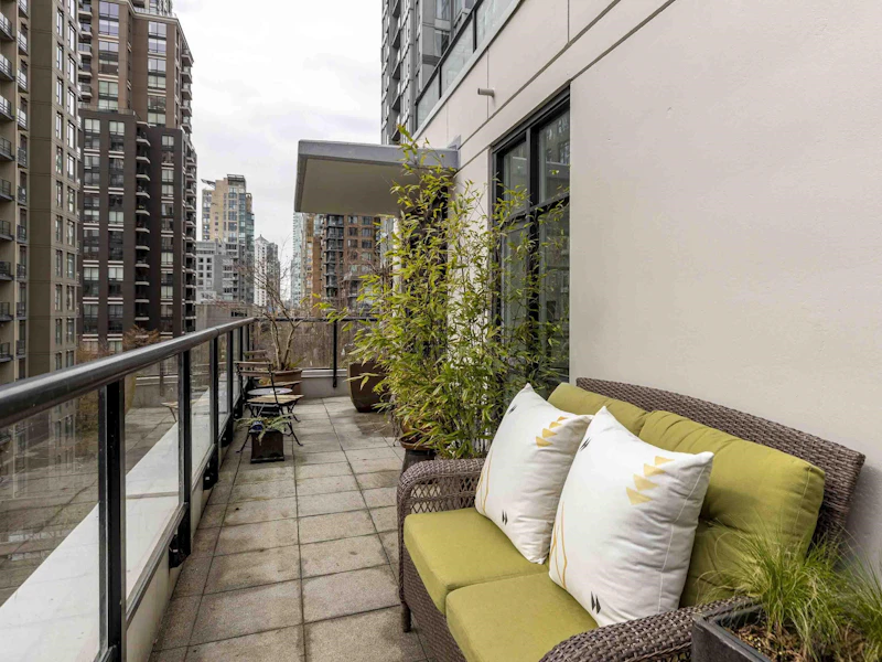 602 - 988 Richards Street, Vancouver BC V6B 8R2