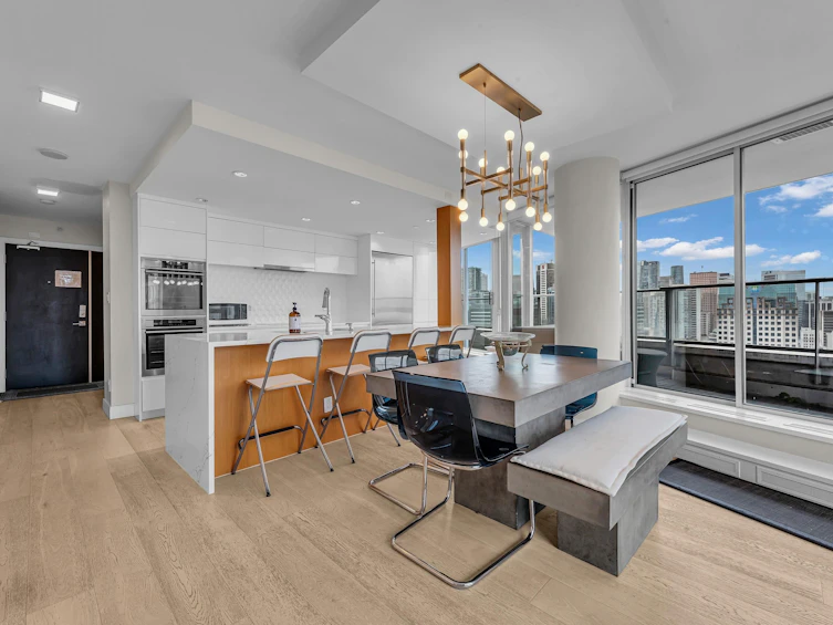 3703-188 Keefer Place, Vancouver, BC, V6B 0J1 - 2