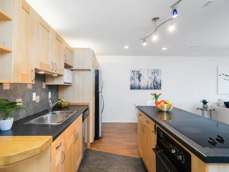 103-2366 Wall Street, Vancouver, BC, V5L 4Y1 - 9