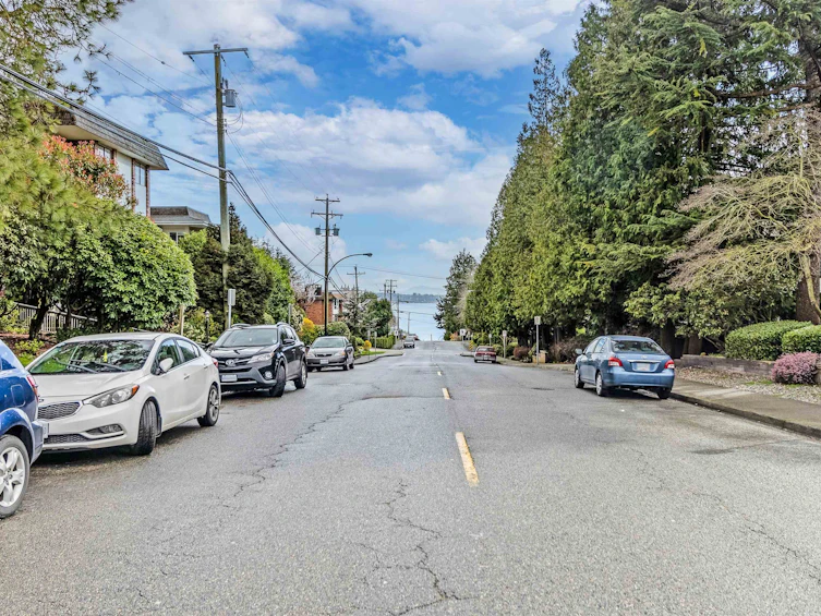 207-1381 Martin Street, Surrey, BC, V4B 3W6 - 2
