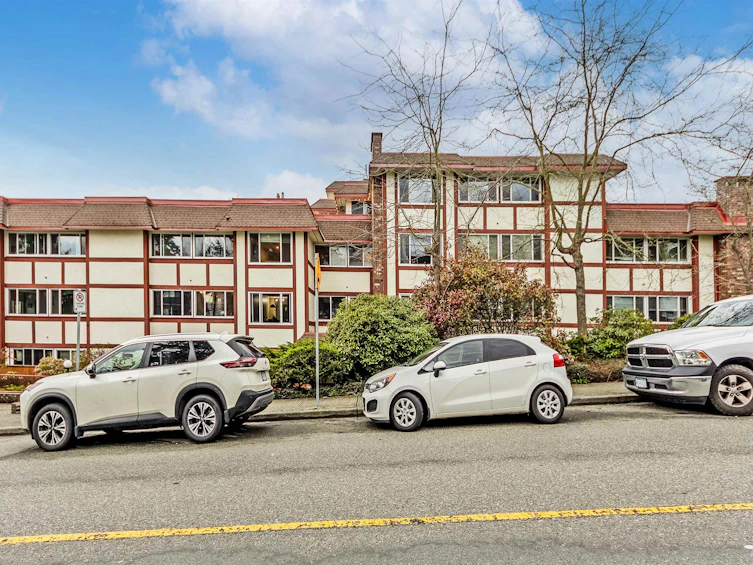 207-1381 Martin Street, Surrey, BC, V4B 3W6