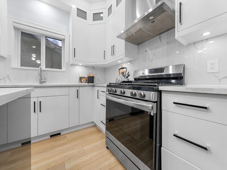 962 Renfrew Street, Vancouver, BC, V5K 4B8 - 18
