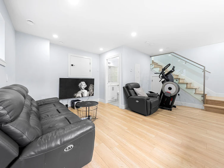 962 Renfrew Street, Vancouver, BC, V5K 4B8 - 35