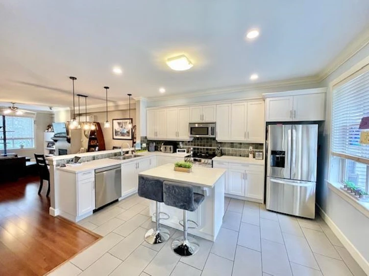 25-19560 68 Avenue, Surrey, BC, V4N 5Y5