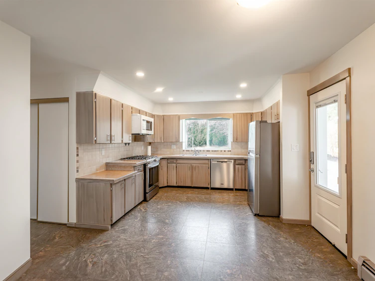 24114 56 Avenue, Langley, BC, V2Z 2N9 - 6