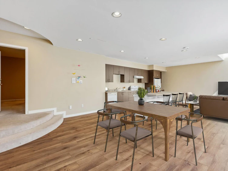 1368 W 58th Avenue, Vancouver, BC, V6P 1W2 - 27
