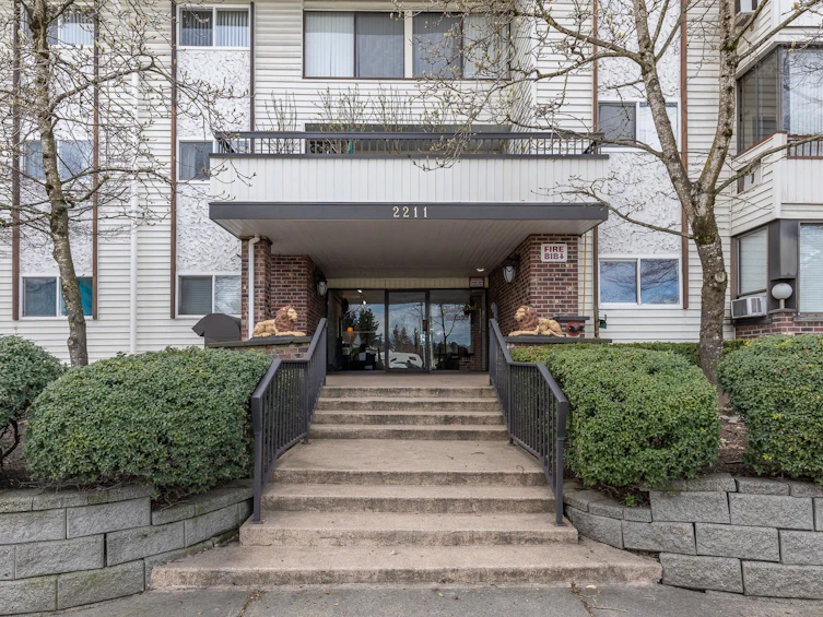 103-2211 Clearbrook Road, Abbotsford, BC, V2T 2X4 - 3