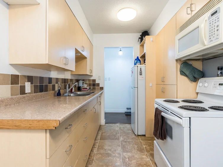103-2211 Clearbrook Road, Abbotsford, BC, V2T 2X4 - 8