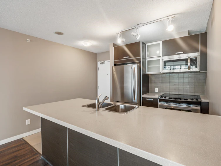 2702-9981 Whalley Boulevard, Surrey, BC, V3T 0G6 - 11