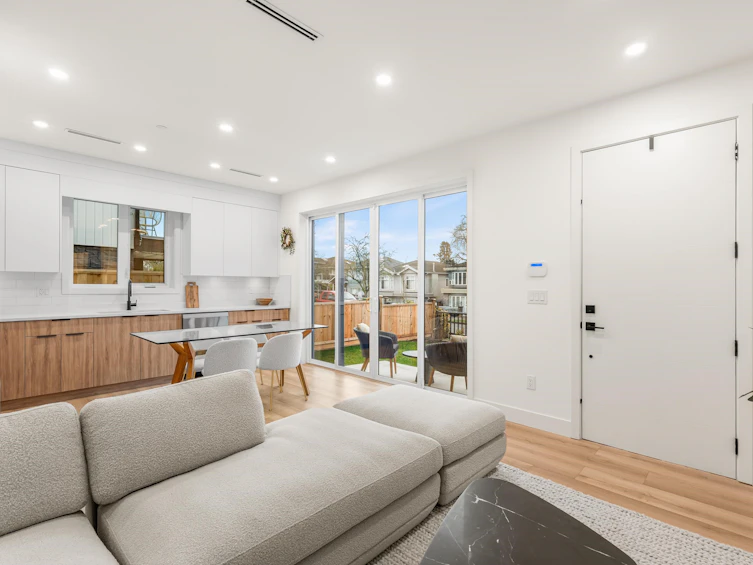 1-65 E 58th Avenue, Vancouver, BC, V5X 1V7 - 5
