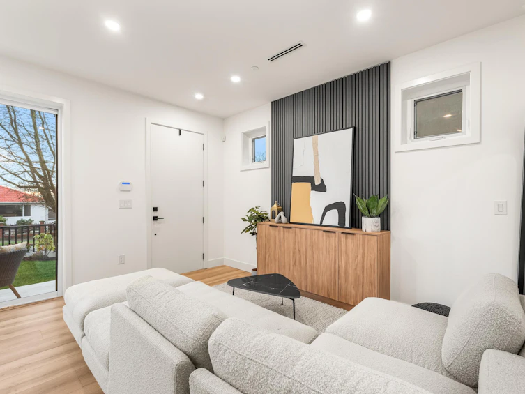 1-65 E 58th Avenue, Vancouver, BC, V5X 1V7 - 4