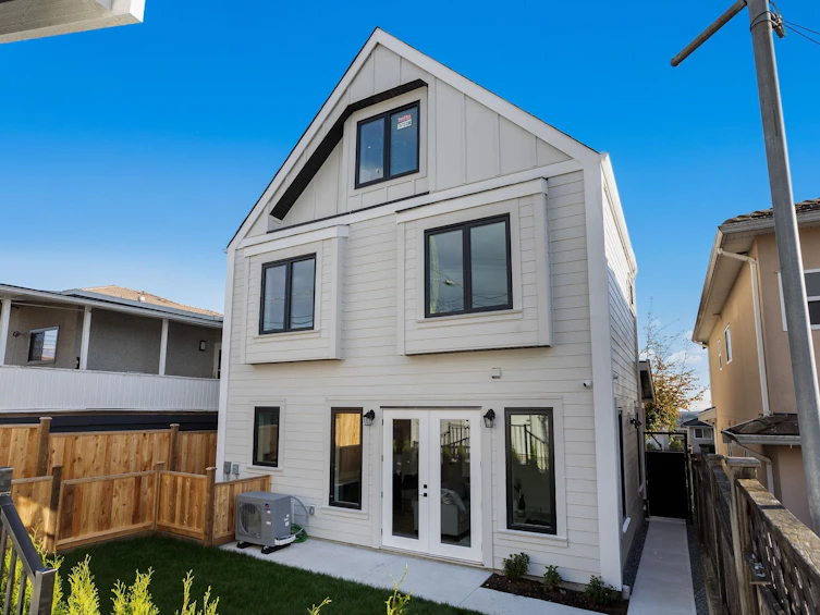 2-65 E 58 Avenue, Vancouver, BC, V5X 1V7