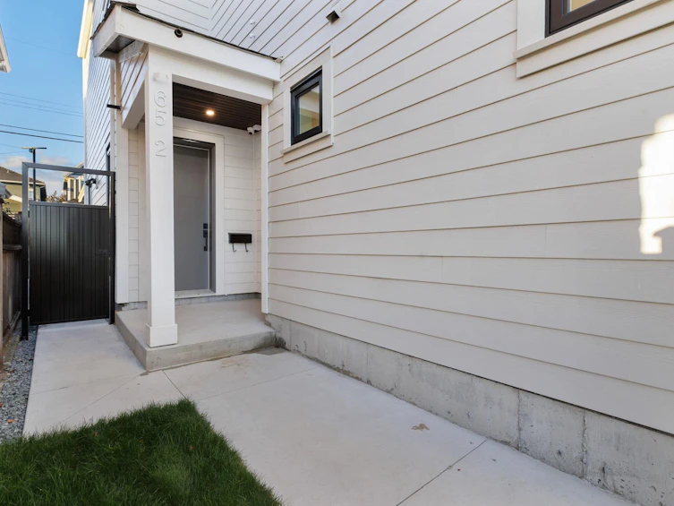 2-65 E 58 Avenue, Vancouver, BC, V5X 1V7 - 4