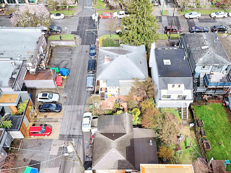 228 E 26th Avenue, Vancouver, BC, V5V 2H3 - 33