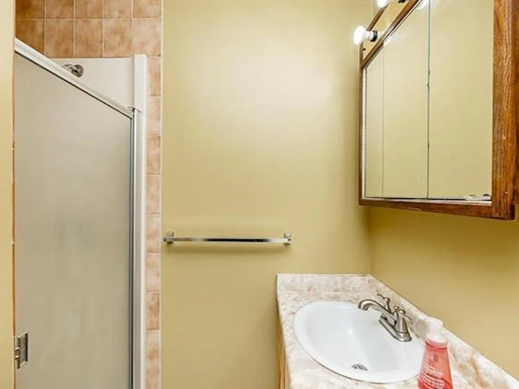 9781 154 Street, Surrey, BC, V3R 4J4 - 8