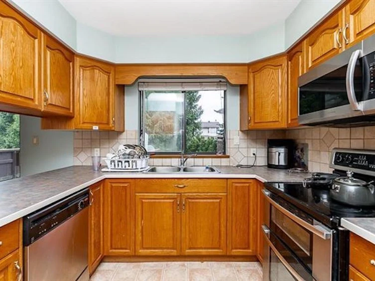 9781 154 Street, Surrey, BC, V3R 4J4 - 5