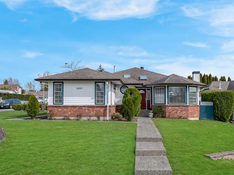 19103 Sundale Close, Surrey BC V3S 7M6