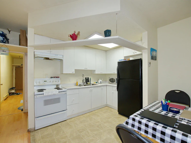 2-862 E Broadway, Vancouver, BC, V5T 1Y1 - 2