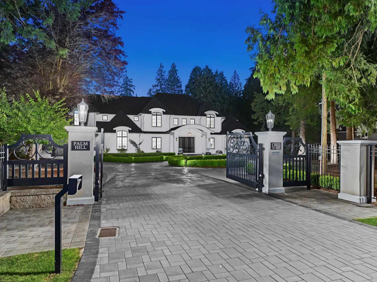 13832 32 Avenue, Surrey, BC, V4P 2B8