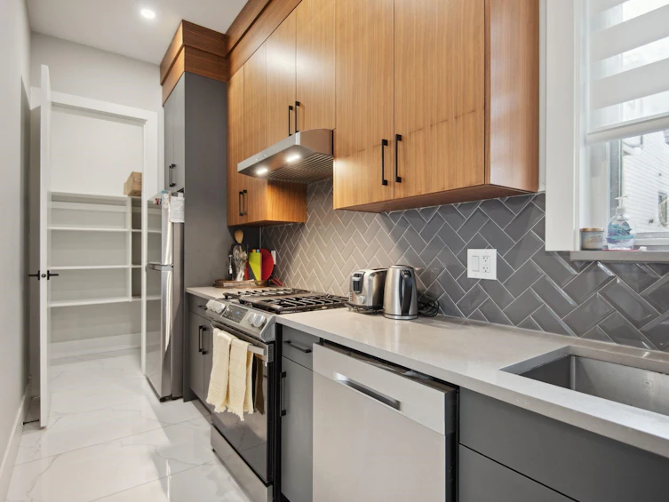 16751 18b Avenue, Surrey, BC, V3Z 9X5 - 21