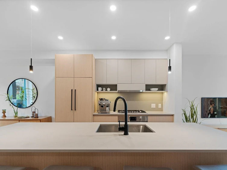 50-528 E 2nd Street, North Vancouver, BC, V7L 0G8 - 3