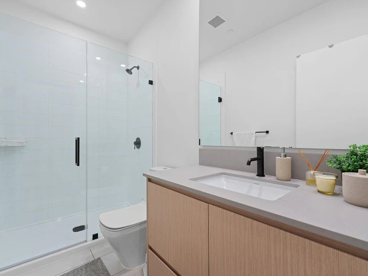 50-528 E 2nd Street, North Vancouver, BC, V7L 0G8 - 35