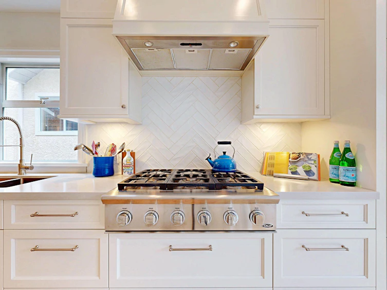 2556 W 7th Avenue, Vancouver, BC, V6K 1Y9 - 3