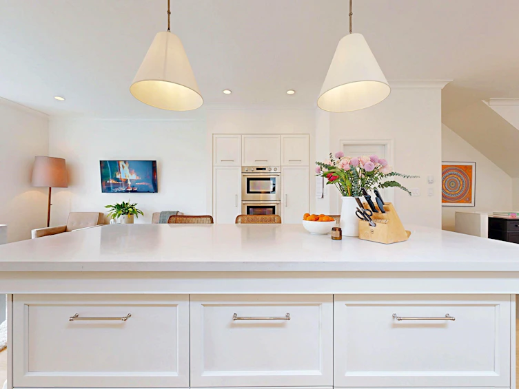 2556 W 7th Avenue, Vancouver, BC, V6K 1Y9 - 4