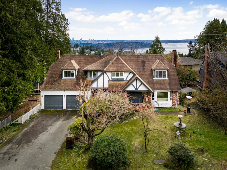 1935 11th Place, West Vancouver, BC, V7S 2Y9