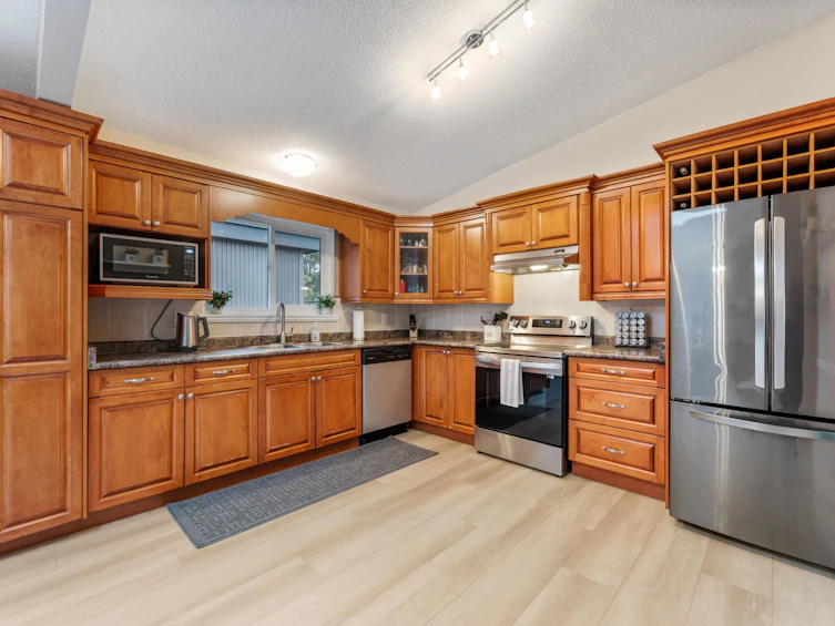 22095 Canuck Crescent, Maple Ridge, BC, V2X 4G1 - 11