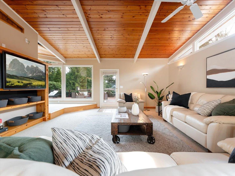 999 Clements Avenue, North Vancouver, BC, V7R 2L1 - 3