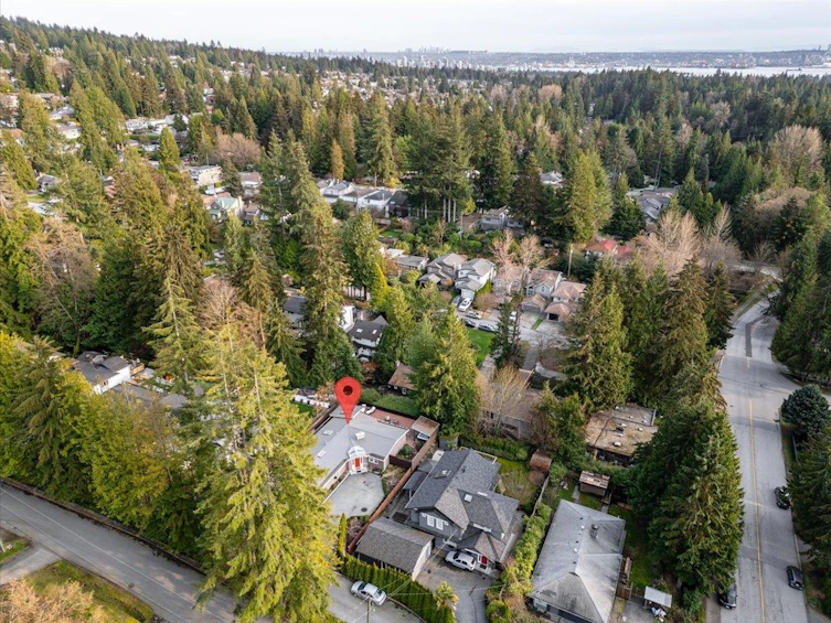 999 Clements Avenue, North Vancouver, BC, V7R 2L1 - 36