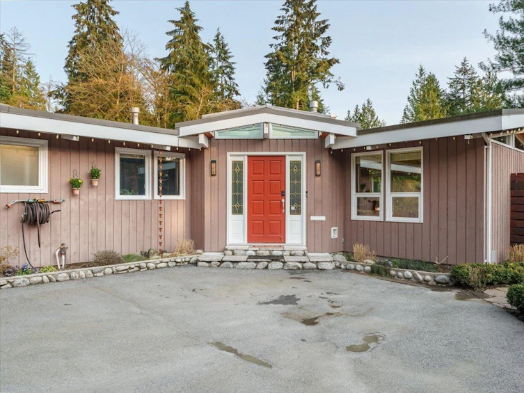 999 Clements Avenue, North Vancouver, BC, V7R 2L1 - 32