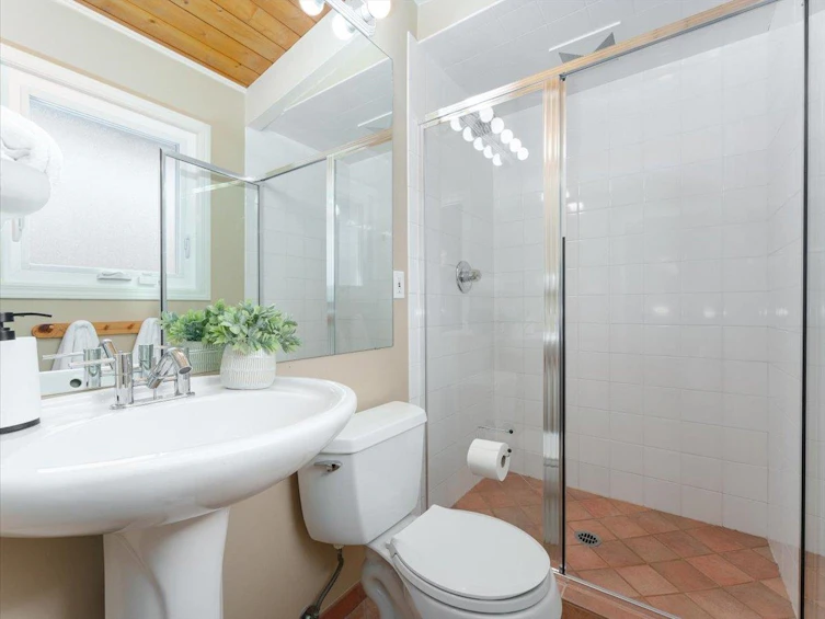 999 Clements Avenue, North Vancouver, BC, V7R 2L1 - 20