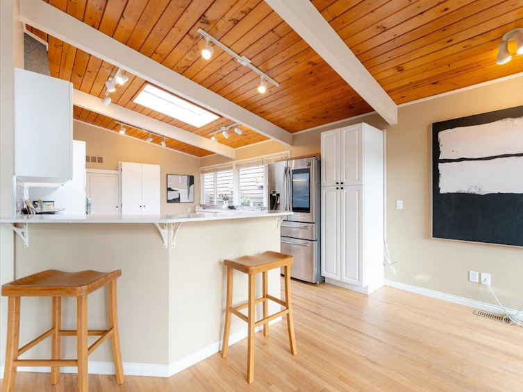 999 Clements Avenue, North Vancouver, BC, V7R 2L1 - 11