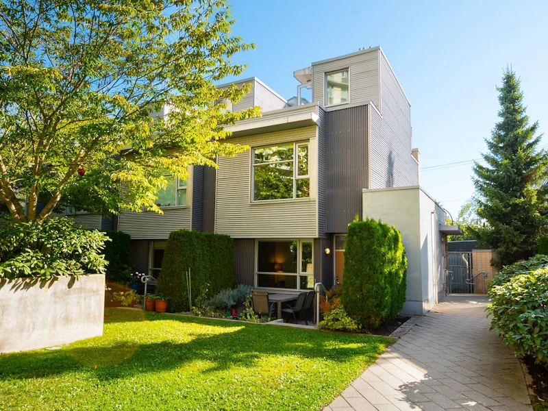 2717 Prince Edward Street, Vancouver BC V5T 4V8